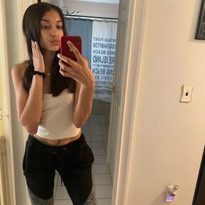 Meet your Posher, Alyssa